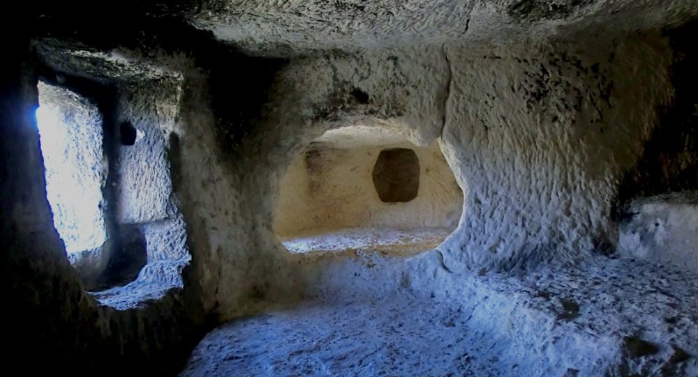 Interior de las galerías y cuevas comunicadas