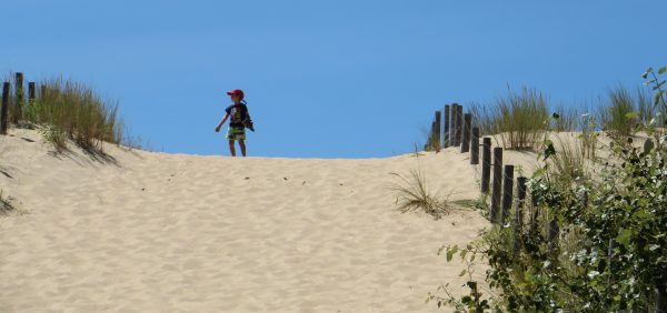 Pujant a les dunes prop de La Tremblade (França, 2016)